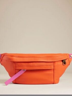 ISO !! Parker thatch sling bag in orange